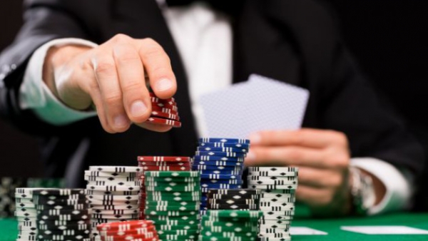 How to Effectively Bluff in Hold'em Poker